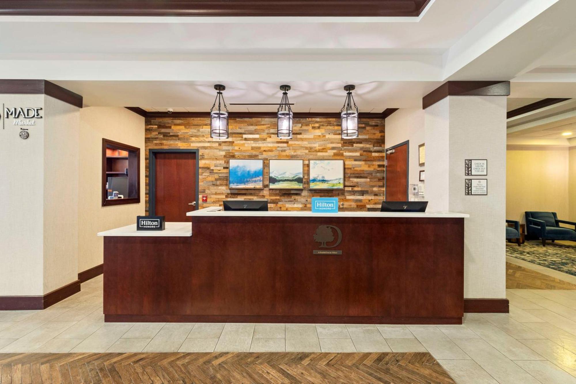 Doubletree By Hilton Front Royal Blue Ridge Shadows Hotel Exterior foto