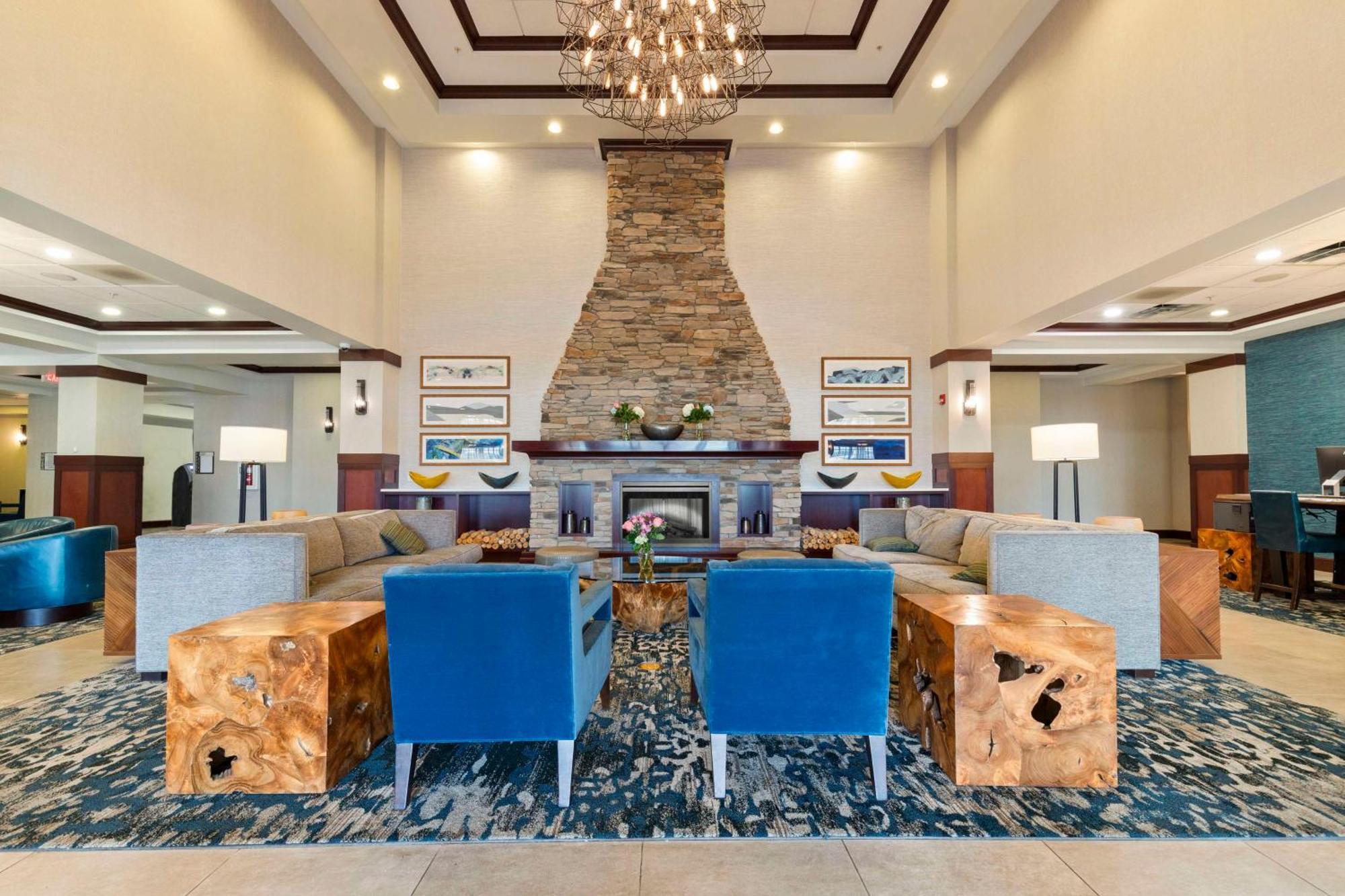 Doubletree By Hilton Front Royal Blue Ridge Shadows Hotel Exterior foto
