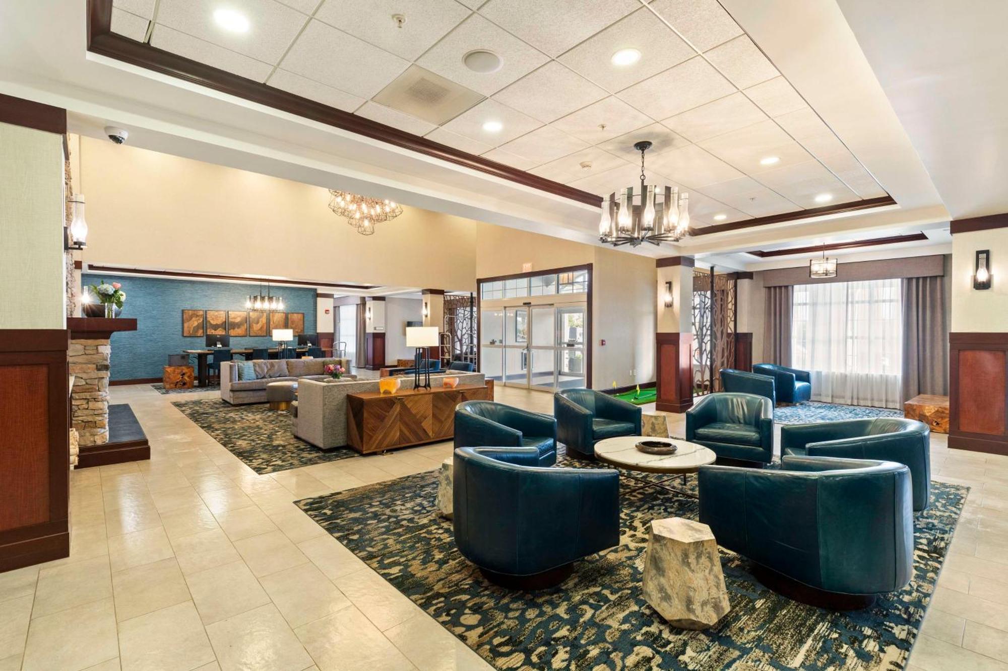 Doubletree By Hilton Front Royal Blue Ridge Shadows Hotel Exterior foto